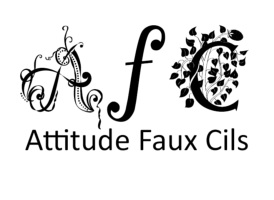 Attitude faux cils