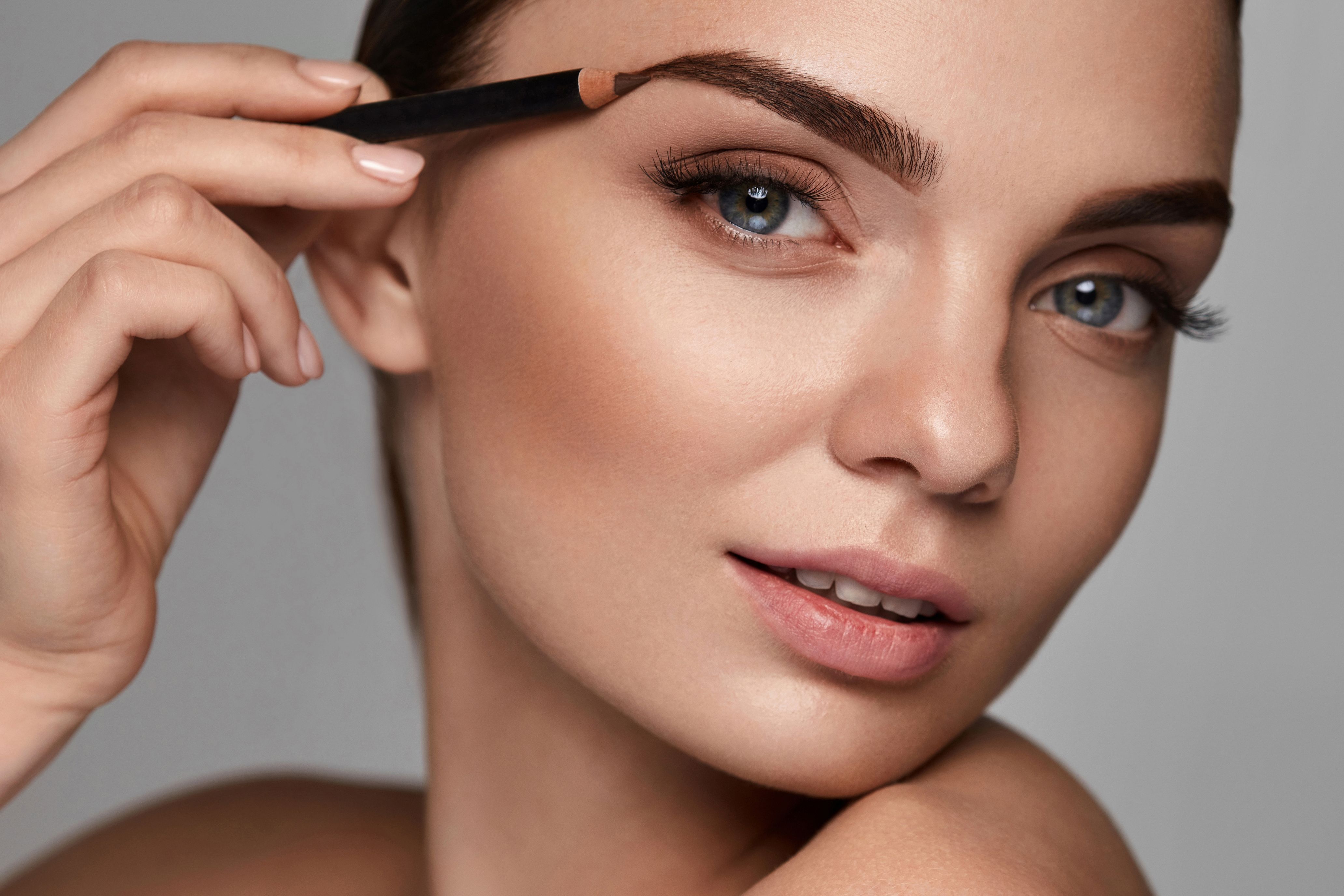 Comment se maquiller les sourcils ?